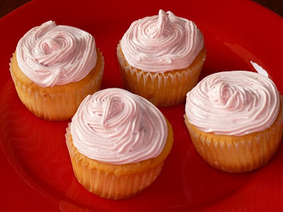 , Quick and Easy Raspberry Frosted and Filled Cupcakes, 
