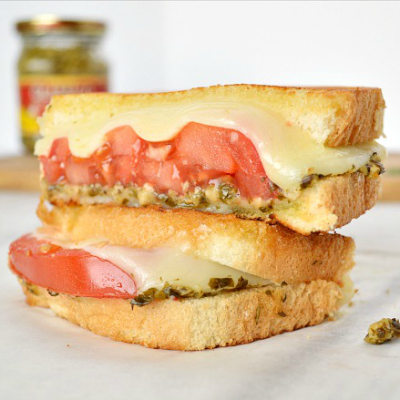 Grilled Cheese with Tomato and Pesto