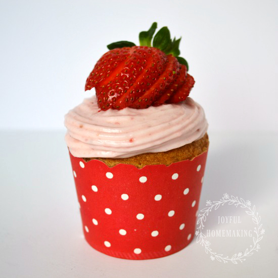 , Vanilla Cupcakes with Fresh Strawberry Frosting, 